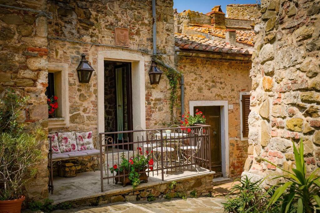 Inn Piazza In Montemerano, The Heart Of Tuscany 외부 사진